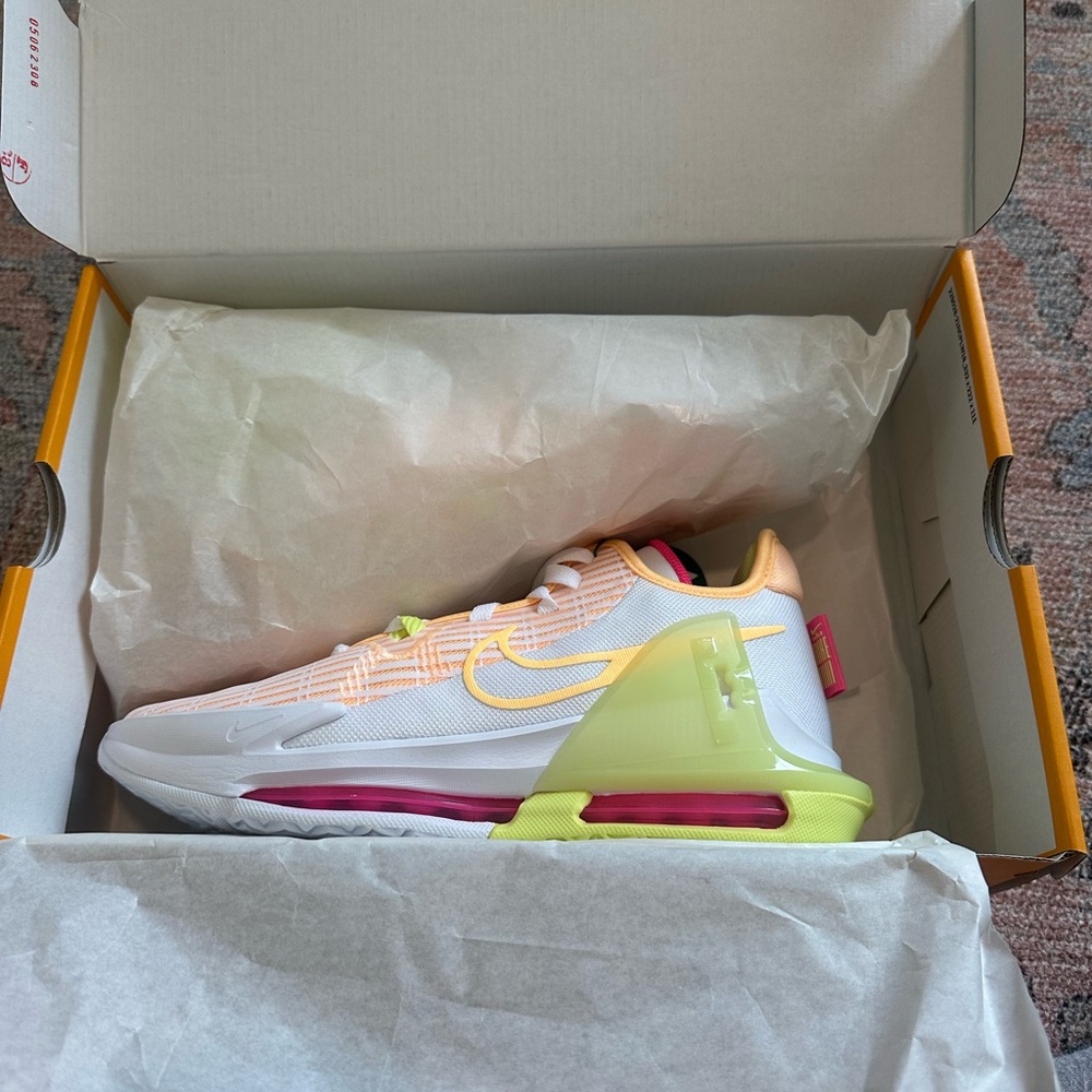 Nike Lebron Witness VI Basketball Shoes!!